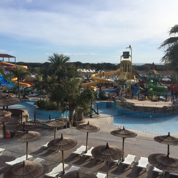 รูปภาพถ่ายที่ La Marina Camping &amp; Resort โดย Juan Manuel R. เมื่อ 1/30/2015