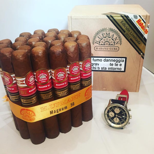 Das Foto wurde bei Cigars and Co von Fabrizio C. am 3/21/2016 aufgenommen