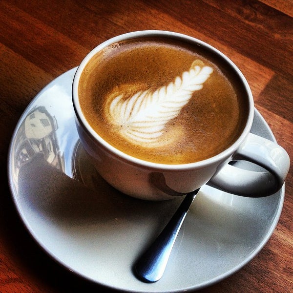 Снимок сделан в Madal Cafe - Espresso &amp; Brew Bar пользователем Regina B. 6/28/2013