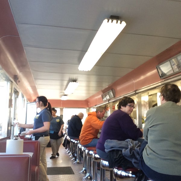 Photo taken at Oasis Diner by Ann J. on 3/28/2015
