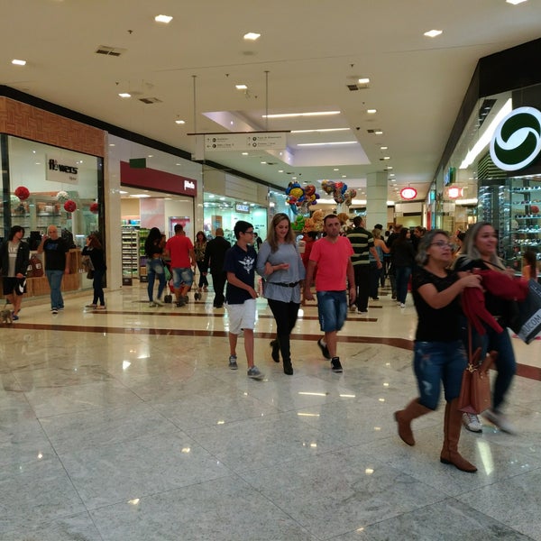 Foto scattata a Grand Plaza Shopping da Vinicius K. il 2/17/2018