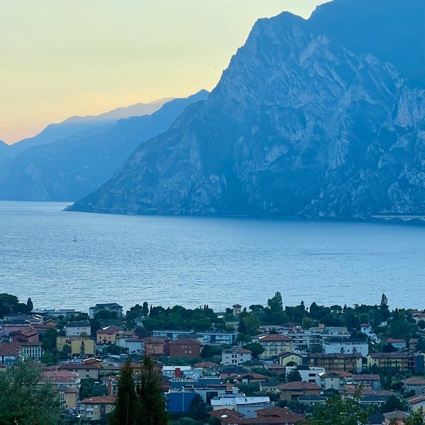Foto tirada no(a) Lago di Garda por Omran em 10/2/2022