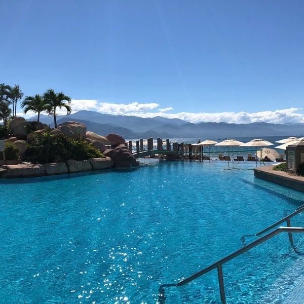 Foto diambil di Marriott Puerto Vallarta Resort &amp; Spa oleh Patrick O. pada 12/1/2018