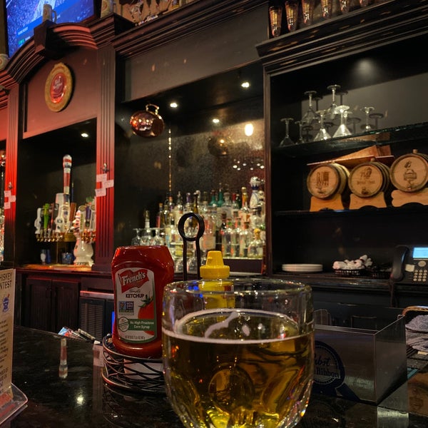 Снимок сделан в Jackson&#39;s Blue Ribbon Pub: Downtown пользователем Patrick O. 11/9/2019