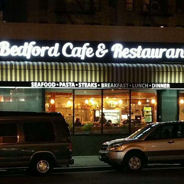 Foto tirada no(a) Bedford Cafe Restaurant por Gregory C. em 1/25/2017