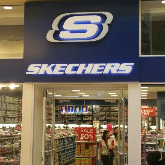 lærred forræder Topmøde SKECHERS Factory Outlet - Shoe Store in Paramus