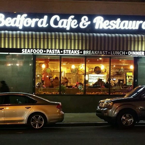 Foto diambil di Bedford Cafe Restaurant oleh Gregory C. pada 11/21/2016