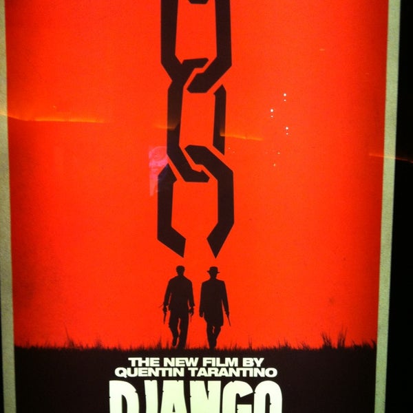 Foto diambil di Paragon Theaters Deerfield 8 oleh Carolina S. pada 12/26/2012