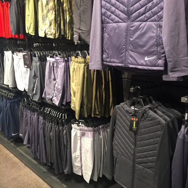 Nike store at moa sales