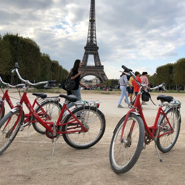 This bicycle tour is a really fun way to tour Paris. Relaxing ride, see some top sites, and meet some cool people. If George is your tour guide, you’re in for a treat.