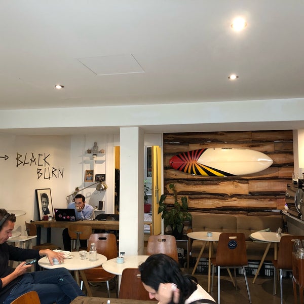 9/4/2018 tarihinde Avneesh K.ziyaretçi tarafından Blackburn Coffee'de çekilen fotoğraf