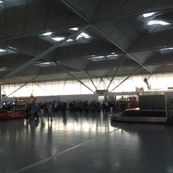 8/7/2013 tarihinde Alessandra B.ziyaretçi tarafından London Stansted Airport (STN)'de çekilen fotoğraf