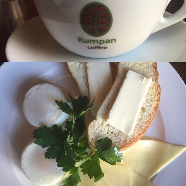 Foto tirada no(a) Kumpan Cafe por Olesya em 5/11/2016