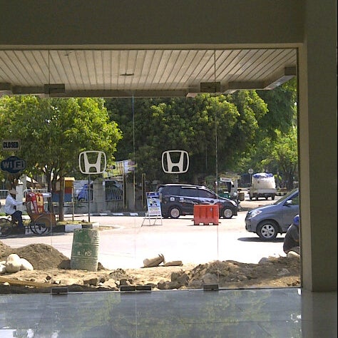 Photo taken at Honda Makassar Indah by ega q. on 11/6/2012