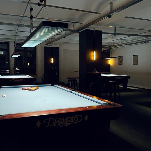Foto diambil di Bata Bar &amp; Billiards oleh Luca O. pada 2/11/2023