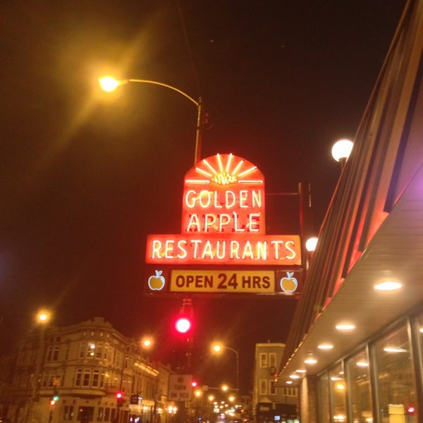 Das Foto wurde bei Golden Apple Grill &amp; Breakfast House von Rashid D. am 1/21/2013 aufgenommen