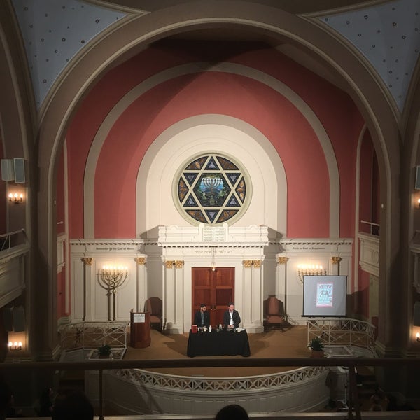 Foto tomada en Sixth &amp; I Historic Synagogue  por Rashid D. el 2/14/2018