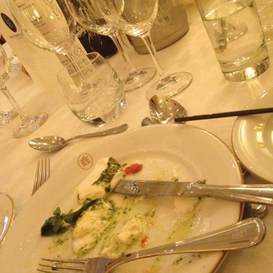 รูปภาพถ่ายที่ Ресторан &quot;Чопстикс&quot; / Chopsticks Restaurant โดย Liza M. เมื่อ 11/9/2012