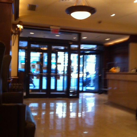 Photo taken at Courtyard by Marriott New York Manhattan/Midtown East by Victor F. on 11/7/2012