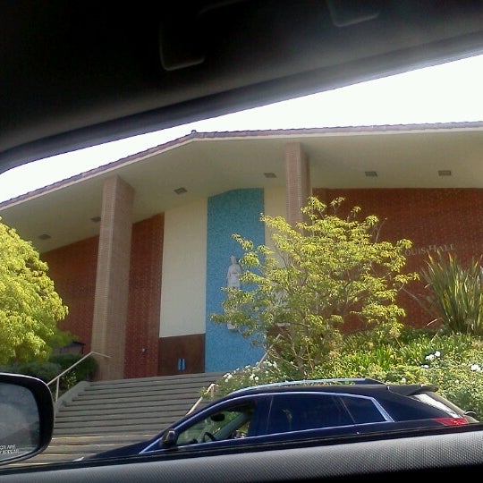 Louisville High School Woodland Hills'de Lise