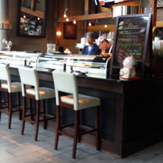 5/2/2014 tarihinde Yawei L.ziyaretçi tarafından Gekko Sushi and Lounge'de çekilen fotoğraf