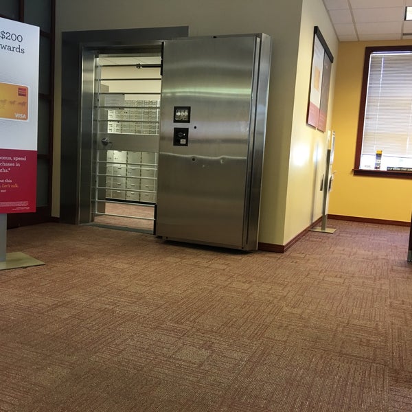 Wells Fargo Bank in Duluth