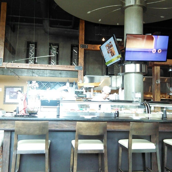 Foto tirada no(a) Gekko Sushi and Lounge por Yawei L. em 8/15/2014