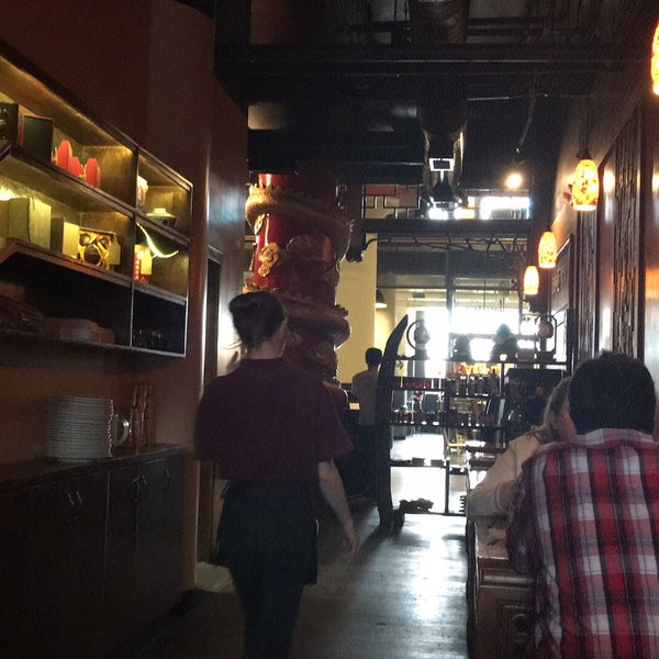 3/21/2017 tarihinde Yawei L.ziyaretçi tarafından 家 Jia Szechuan Food &amp; Bar'de çekilen fotoğraf