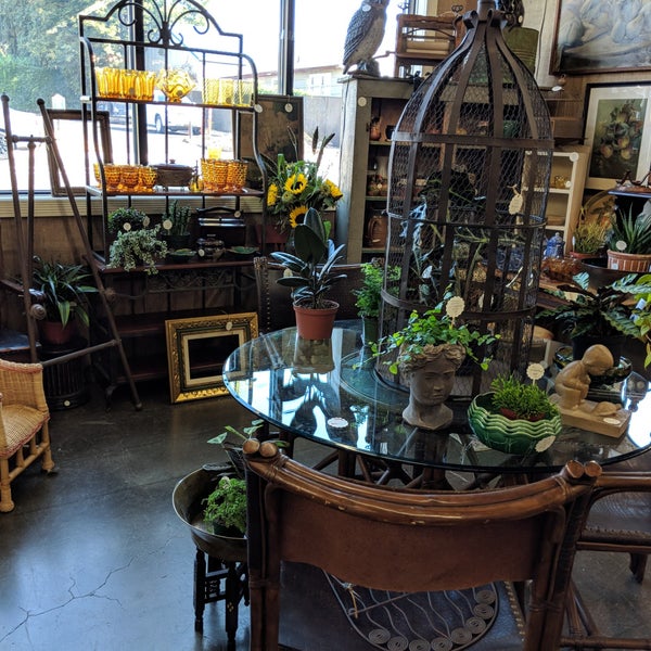 Das Foto wurde bei Monticello Antique Marketplace von LaVonne R. am 9/6/2018 aufgenommen