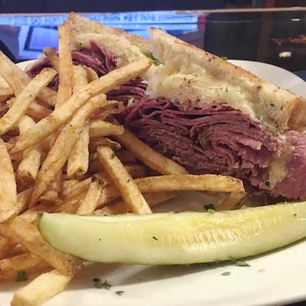 Dona Vito's Italian Restaurant in Struthers