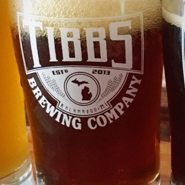 Foto tirada no(a) Tibbs Brewing Company por Eric B. em 10/21/2017