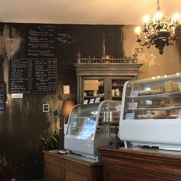 11/4/2017 tarihinde Matteo G.ziyaretçi tarafından Louise Chérie Café'de çekilen fotoğraf