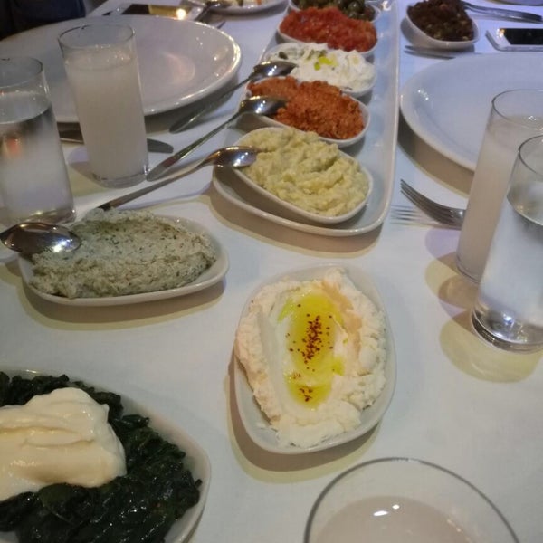 Foto scattata a Antakya Restaurant da Emre B. il 10/21/2016