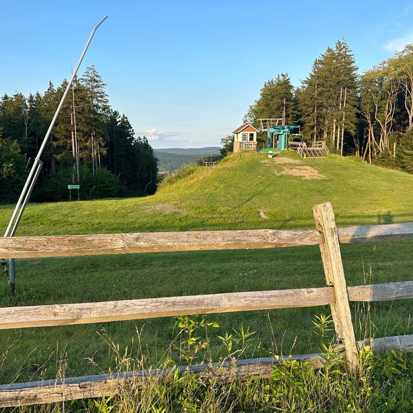 Spruce Lake Lift Holiday Valley 1 tip