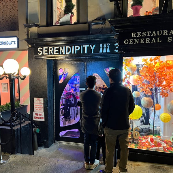 Photo taken at Serendipity 3 by Biz T. on 10/23/2022