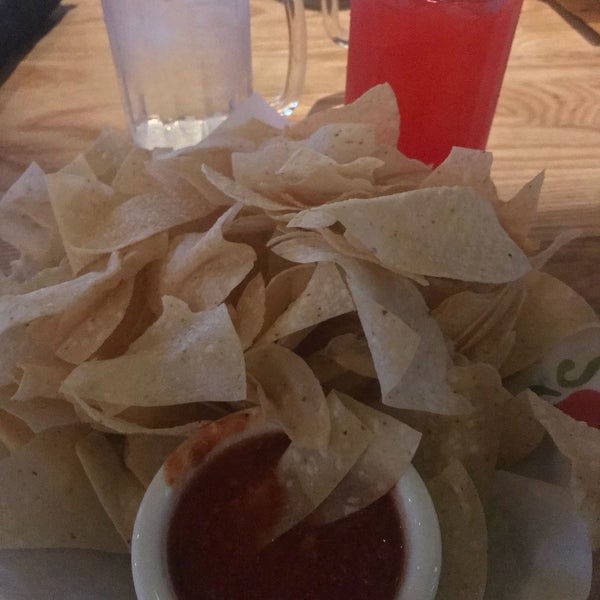 Photo taken at Chili&#39;s Grill &amp; Bar by Cynthia H. on 4/28/2018
