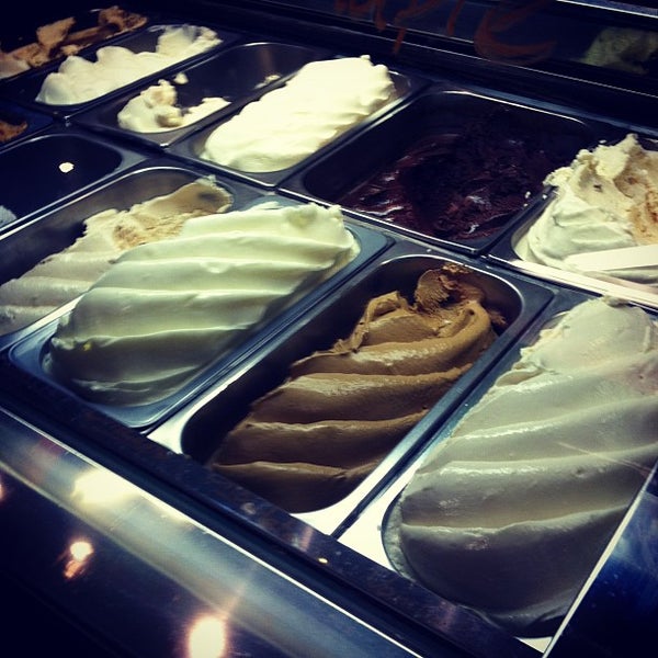 12/22/2012にCorey T.がeCreamery Ice Cream &amp; Gelatoで撮った写真