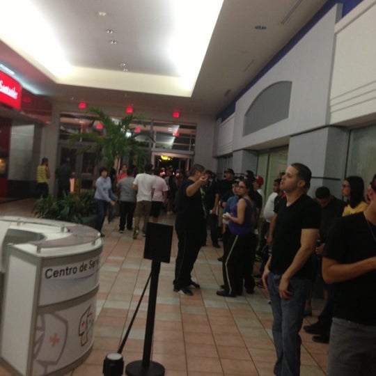 Gamestop Plaza Las Americas Primer Piso 4 tips de 106 visitantes