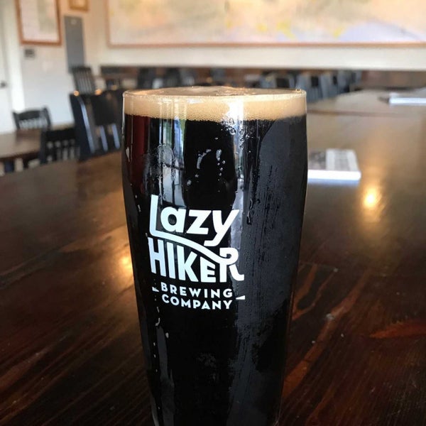 Снимок сделан в Lazy Hiker Brewing Co. пользователем Carrie B. 8/6/2019