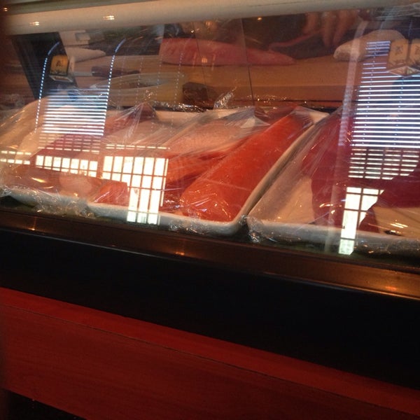 Foto scattata a Arashi Japan Sushi &amp; Steak House da Jorge I. F. il 10/20/2013