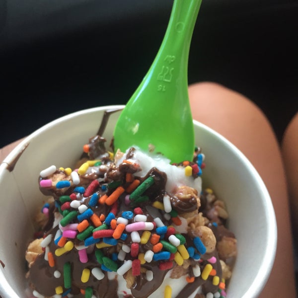 Photo taken at lölly frozen yogurt • ლოლი by Takisha B. on 9/15/2015