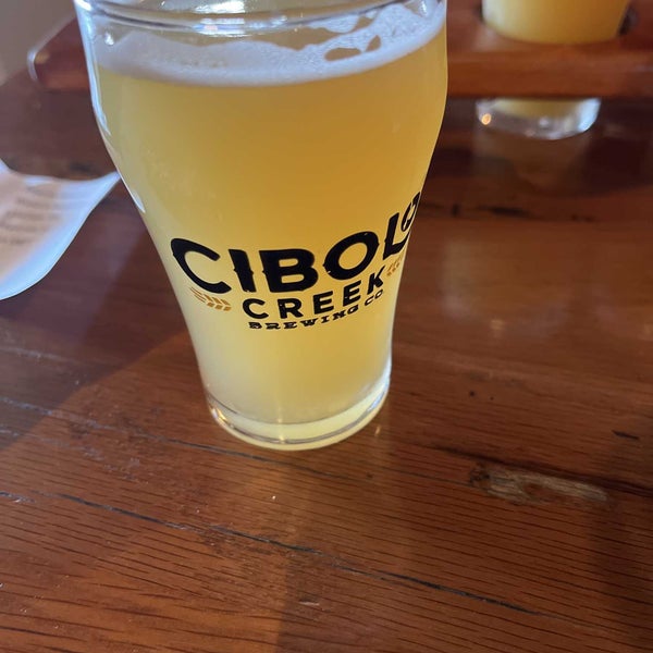 6/4/2022 tarihinde Kamna P.ziyaretçi tarafından Cibolo Creek Brewing Co.'de çekilen fotoğraf