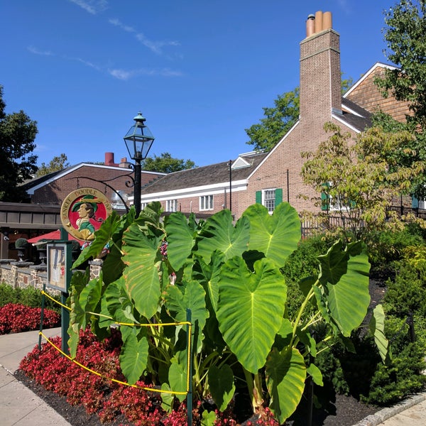 Palmer Square Shopping Plaza in Princeton