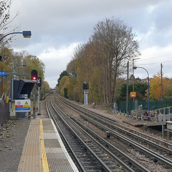 Chorleywood London Underground Station 107 visitors