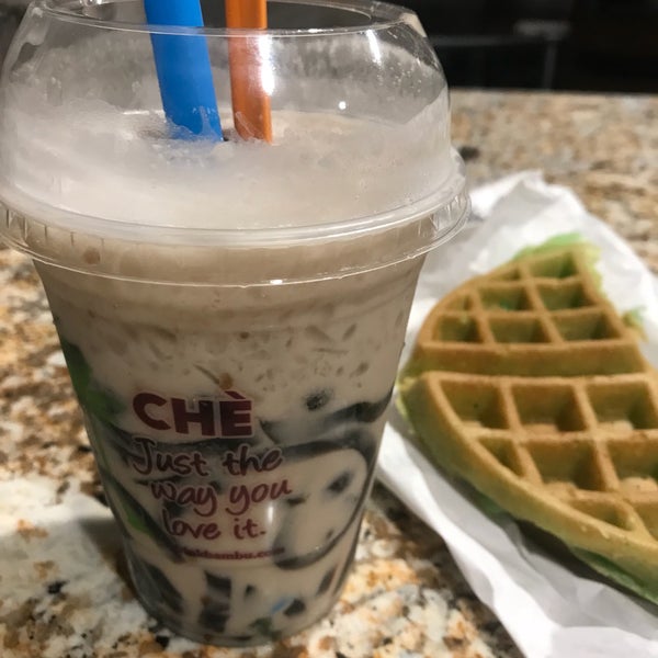 Decent che for the occasional craving.Basic pandan+grass jellies with boba. Surprisingly good mochi-esque pandan coconut waffle had a good crisp and chew to it; it’s large so may be a bit much. 3.25/5