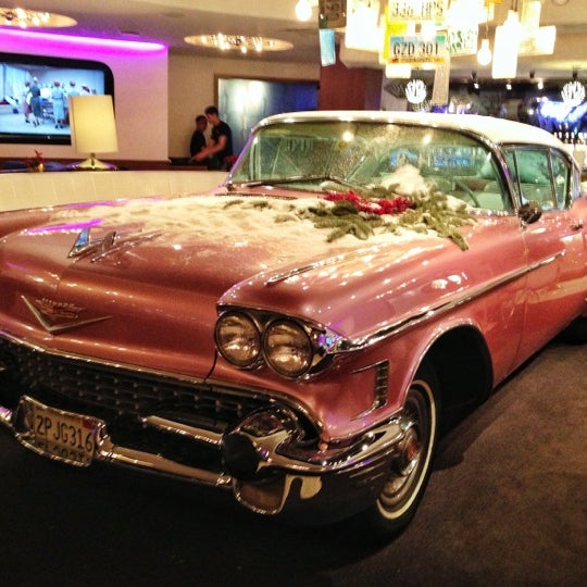 รูปภาพถ่ายที่ The Pink Cadillac โดย Ruslan เมื่อ 12/6/2012