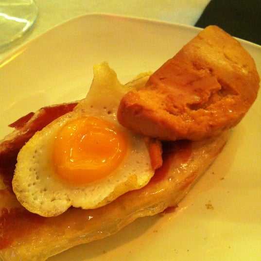 12/12/2012にJosé Antonio d.がQuilombo Pintxos &amp; Tapasで撮った写真