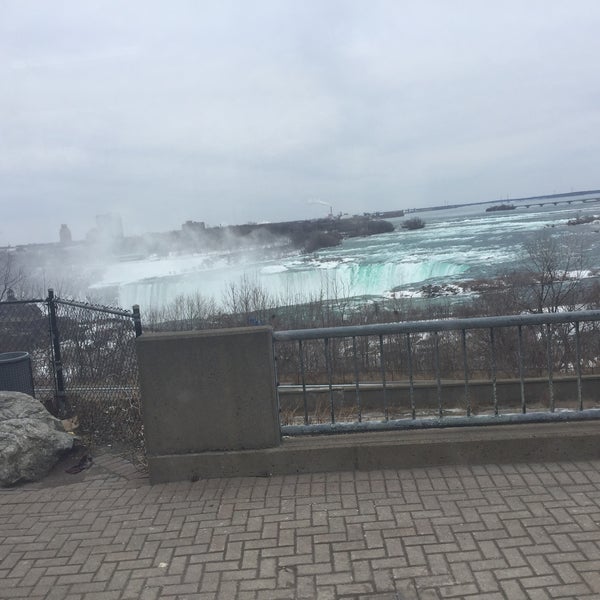 Foto tirada no(a) Niagara Falls Marriott on the Falls por Melissa H. em 2/17/2018