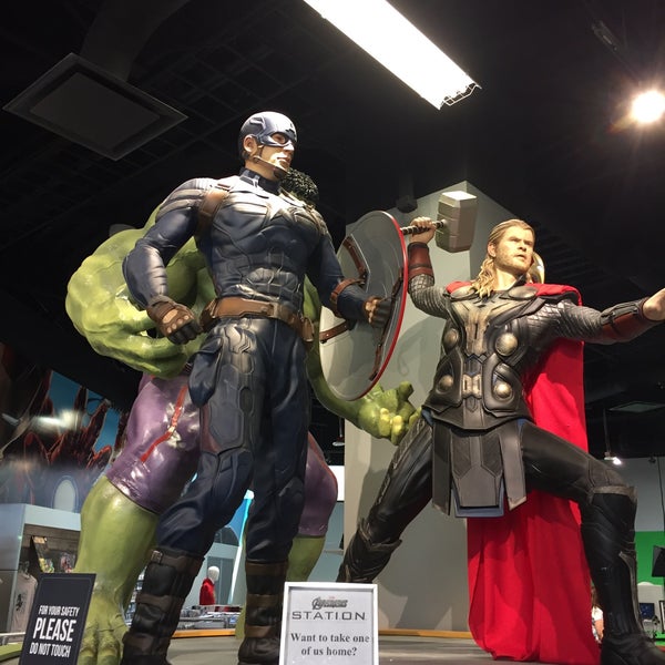 Photo taken at Marvel Avengers S.T.A.T.I.O.N by Melissa H. on 3/24/2018