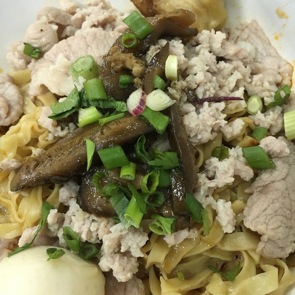 Boat Quay Original Mushroom Noodles Asian Restaurant in Central Region